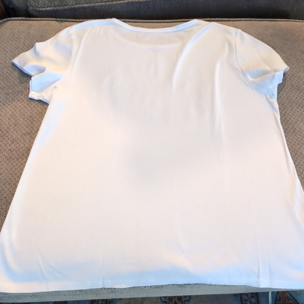 Croft & Barrow Women's Size L Short Sleeve White T Shirt With Red Glitter Mouth - Picture 3 of 4
